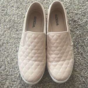 SODA slip on quilted shoes
